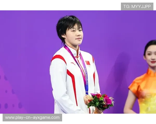 400 米自由泳再现天才少女：轻松破纪录