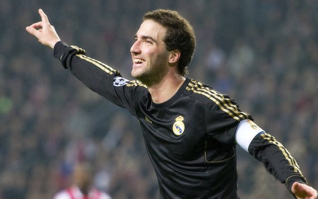 爱游戏app-“胡利安·门德斯的突破与传球，助阿根廷美洲狮队攻守兼备”